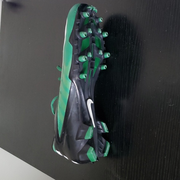 nike vapor pro low TD football size 10.5.  Pre-owned.green&black. Good condition - Picture 4 of 5